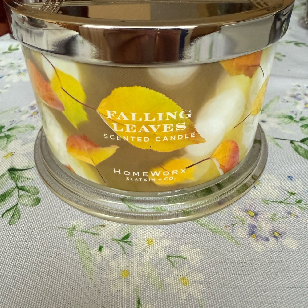 HomeWorx Falling Leaves Scented Candle